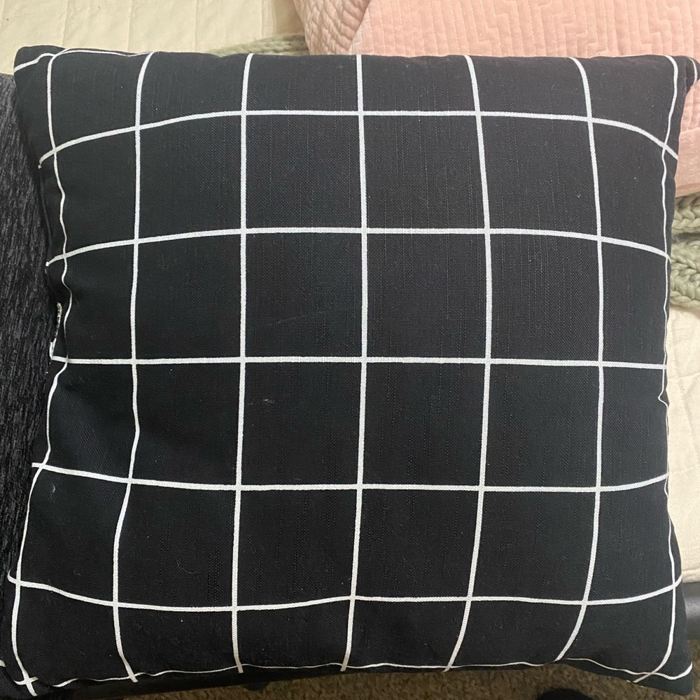 Square checkered pillow